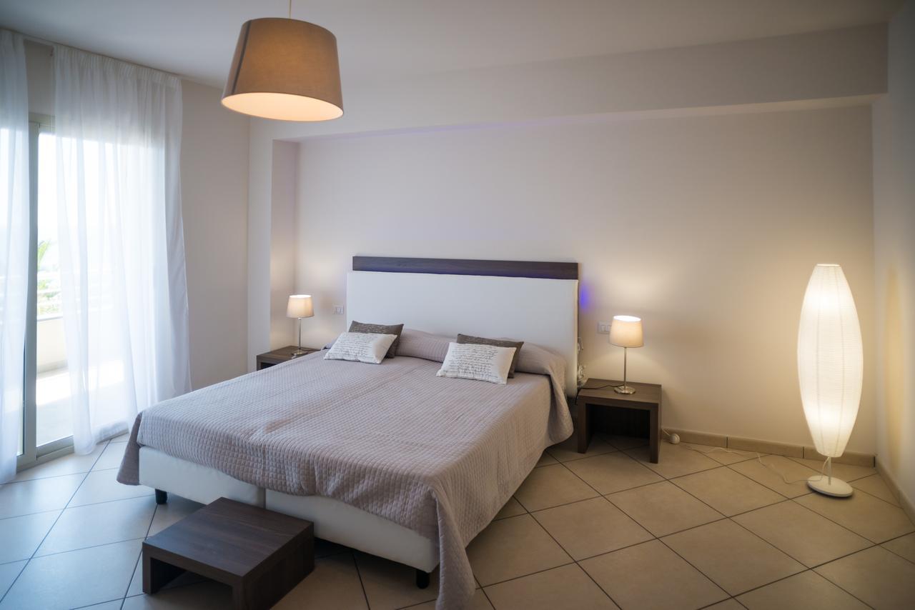 Bed and Breakfast Riva Del Sol à Santa Teresa Di Riva Extérieur photo