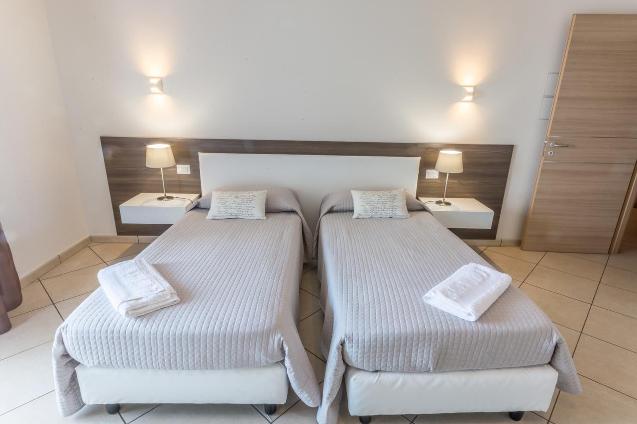 Bed and Breakfast Riva Del Sol à Santa Teresa Di Riva Extérieur photo